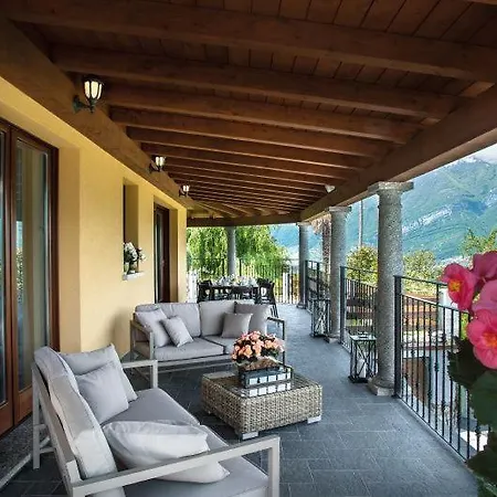 Sleeps 8 Pool Air Con Wifi Villa